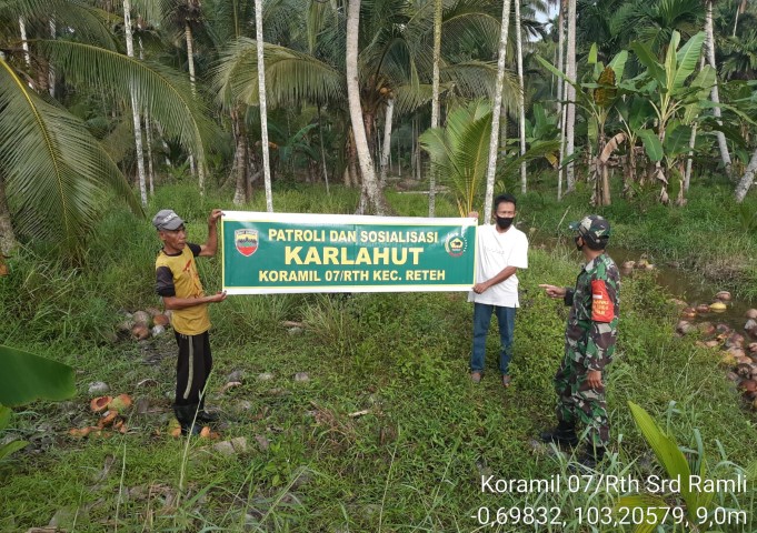 Babinsa Koramil 07/Reteh Sosialisasi Pencegahan Karlahut di Desa Seberang Kijang