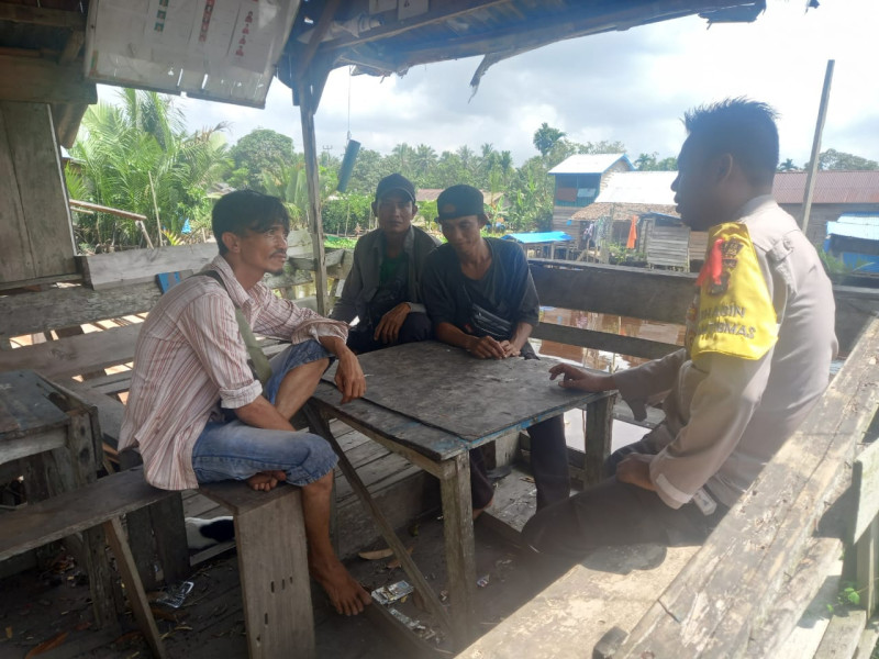 Berikan Himbauan Kamtibmas Terkait Pemilu 2024 Bhabinkamtibmas Polsek Gaung Sambangi Warga