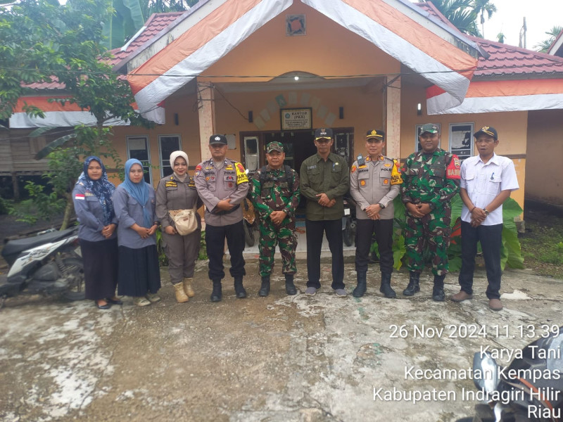 Danramil 03/Tpl Turun Langsung Kawal Pendistribusian Logistik Pilkada 2024