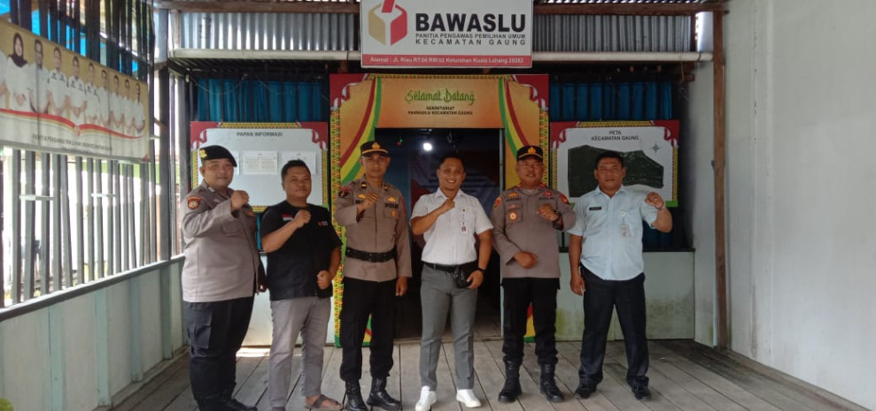Personil polsek Gaung Patroli Sambang Kantor Bawaslu Kecamatan Gaung