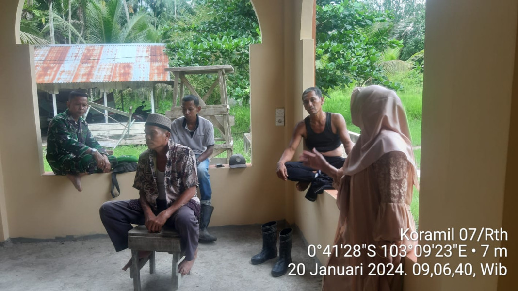 Jalin Silaturahmi, Koramil 07/Reteh Bersama RT dan Pemuda Jaga Hubungan Baik