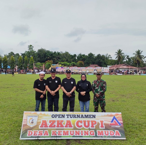 Polsek Kemuning Turut Sukseskan Penutupan Open Turnamen Sepak Bola AZKA CUP 1