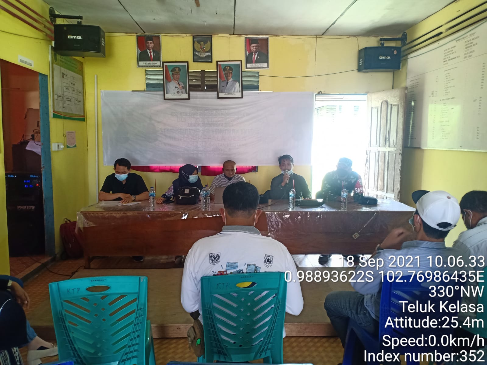 Siap Dukung Pembangunan, Babinsa Koramil 09/Kemuning Ikuti Musyawarah Desa