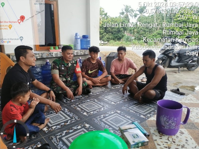 Melalui Komsos, Babinsa 03/Tpl Himbau Jaga Kamtibmas Jelang Pilkada Serentak  2024