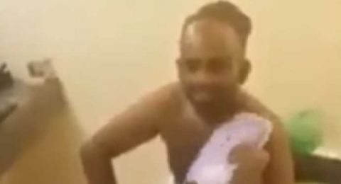 Injak Alquran saat Live di Facebook, Pria Ini Tuai Kecaman