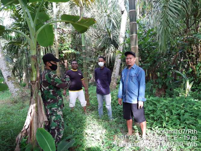 Cegah Karlahut Bersama Babinsa Koramil 07/Reteh di Binaan