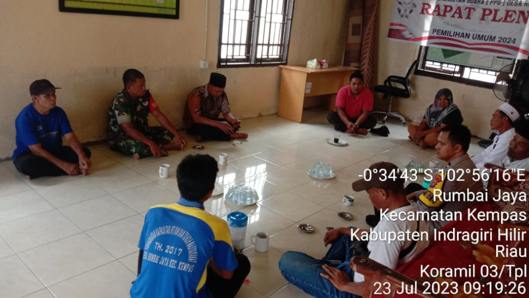 Babinsa Koramil 03/Tpl Jalin Kebersamaan Dengan Bhabinkamtibmas dan Masyarakat Binaan