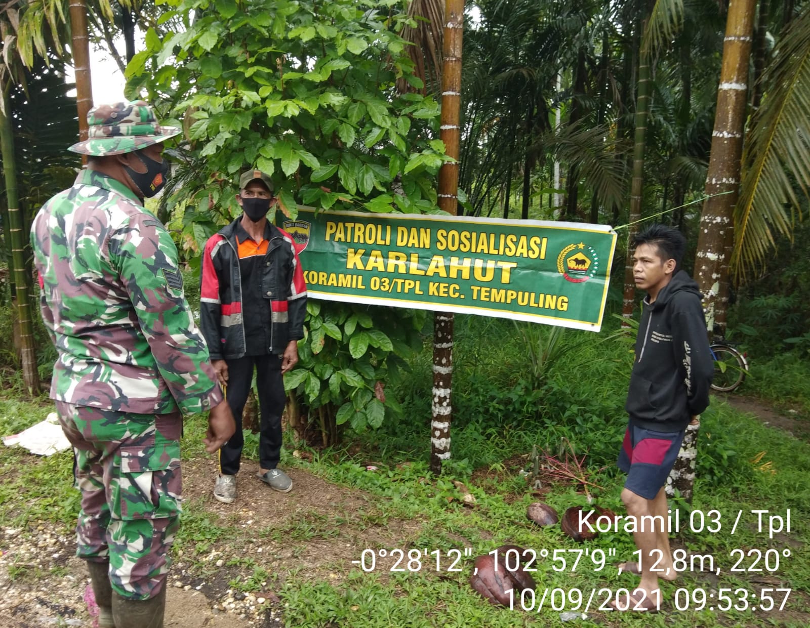 Babinsa 03/Tempuling Gelar Patroli dan Sosialisasi Pencegahan Karhutla