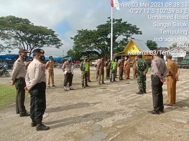 Anggota Koramil 03/Tempuling Dan Gugus Tugas Laksanakan Apel Sebelum Lakukan PDMPK 