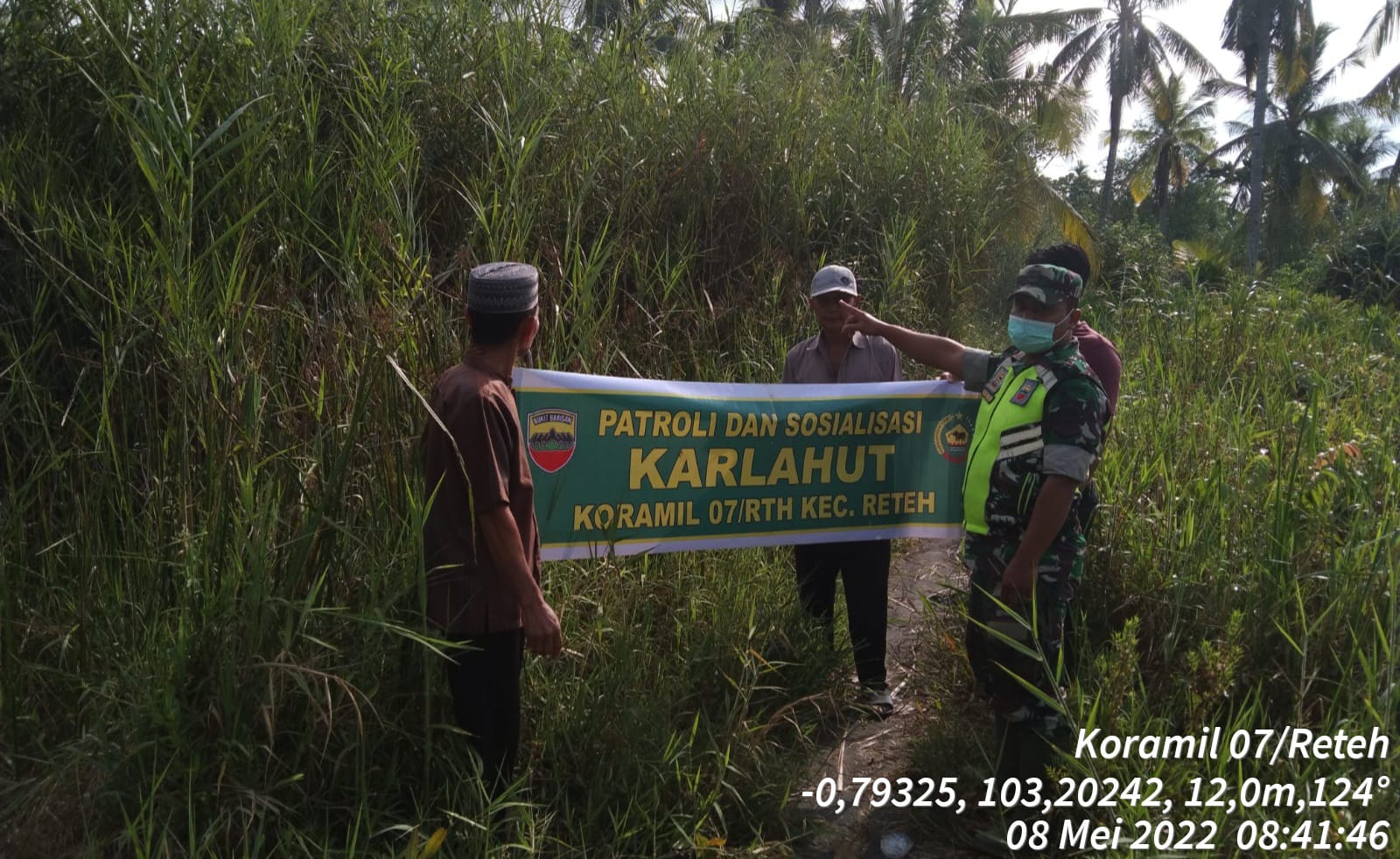 Babinsa Koramil 07/Reteh, Serda Wahyudin Rutin Lakukan Patroli Dan Sosialisasi Terkait Karhutla