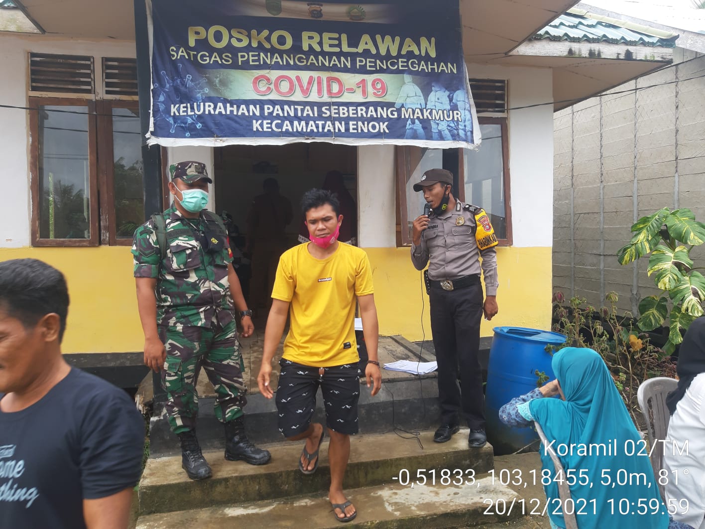 Babinsa dan Bhabinkamtibmas Kembali Dampingi Vaksinasi di Kelurahan PSM