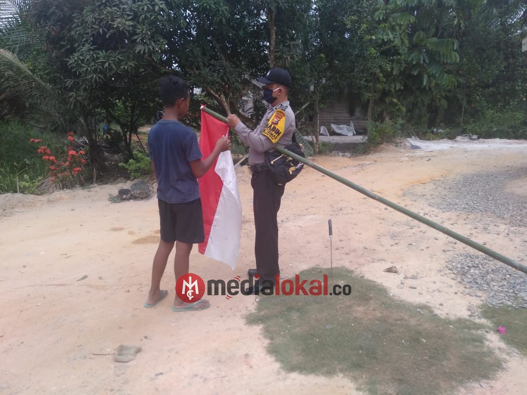 Polsek Rimba Melintang Sosialisasikan Pemasangan Bendera