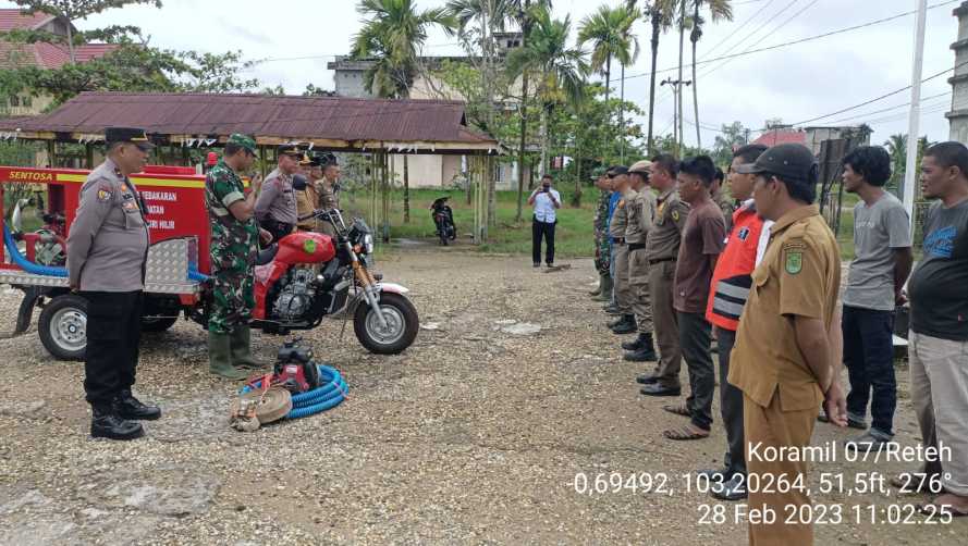 Danramil 07/reteh Ikuti Pengecekan Alat Pemadam Kebakaran