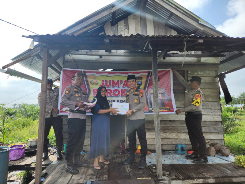 Polsek Kempas, Indahnya Berbagi Terhadap Sesama Melalui Jum'at Barokah