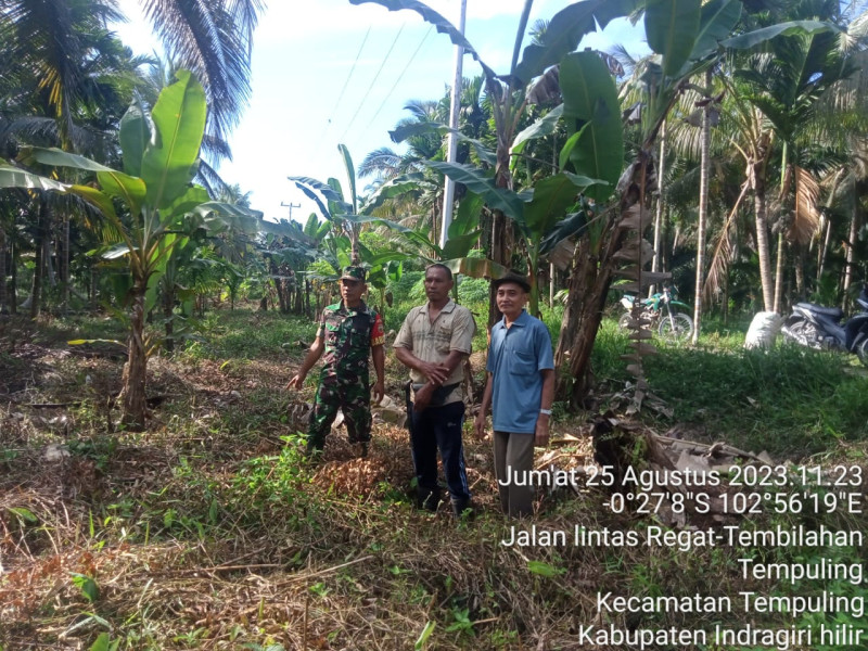 Pantau Titik Rawan Karlahut, Babinsa Koramil 03/Tempuling Lakukan Patroli Rutin