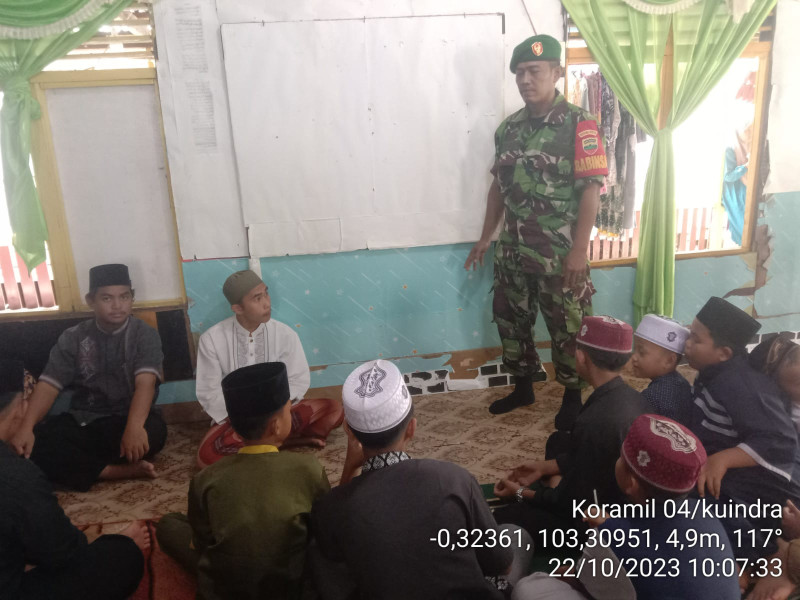 Kepedulian Babinsa Koramil 04/Kuindra Terhadap Masyarakat Untuk Terus Mengaktifkan Pengajian Bersama Anak-anak Tahfidz