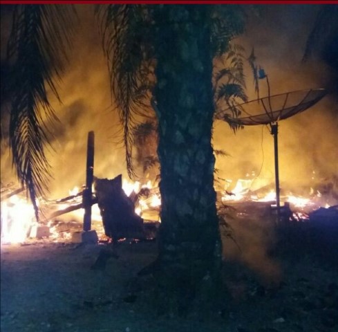 Ditinggal Pergi Kenduri, Rumah Agus Habis di Lahap Sijago Merah 