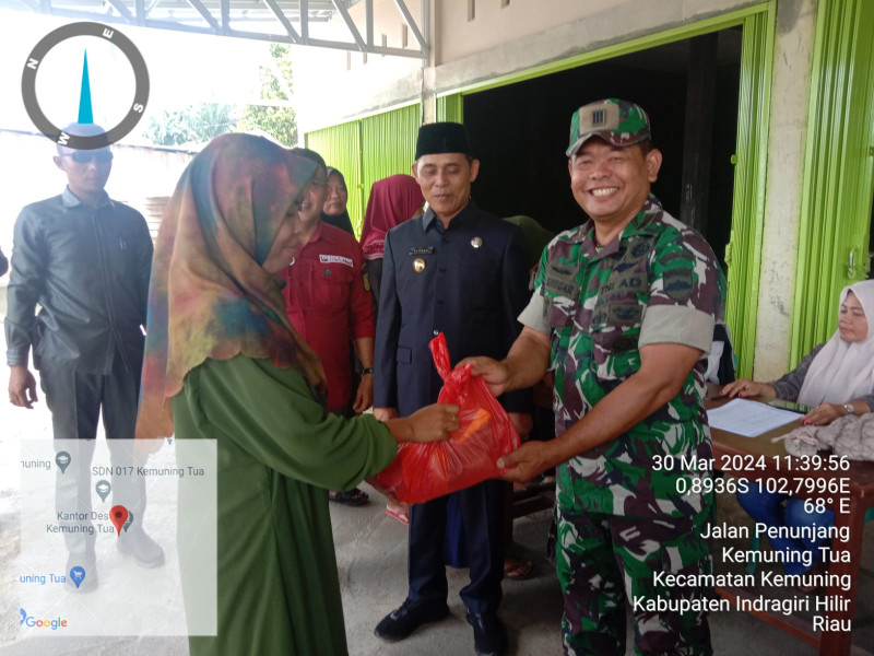 Danramil 09/Kmg Dampingi PJ Bupati Inhil Dalam Rangka Safari Ramadhan di Desa Kemuning Tua