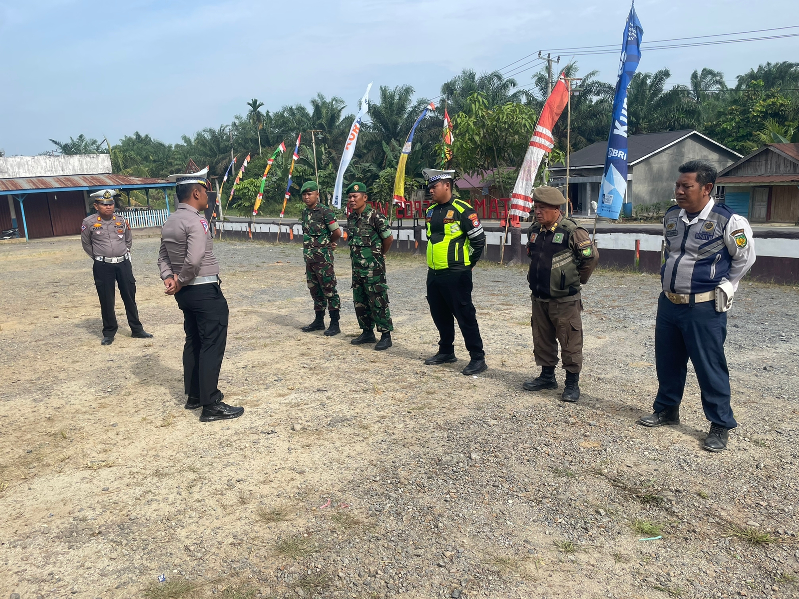 Danramil 09/Kemuning Tegakkan Pos Pengamanan Perayaan Natal Tahun 2022