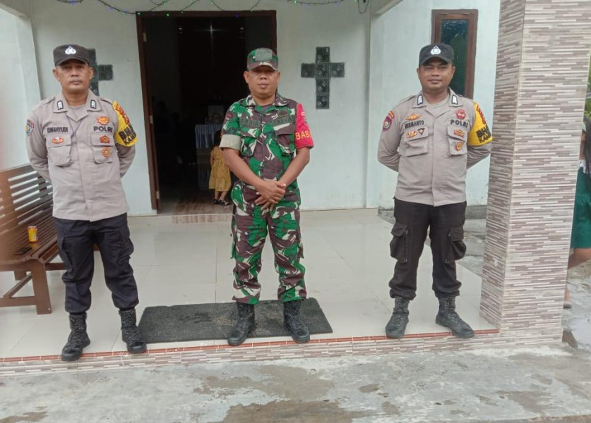Babinsa Koramil 03/Tpl Bersinergi Amankan Ibadah Natal di Gereja GPIB