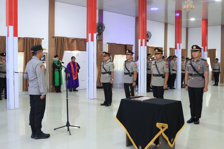 Pelantikan dan Sertijab Kabag Ren, Kapolsek Kempas, dan Kapolsek Tembilahan di Polres Indragiri Hilir Berjalan Khidmat