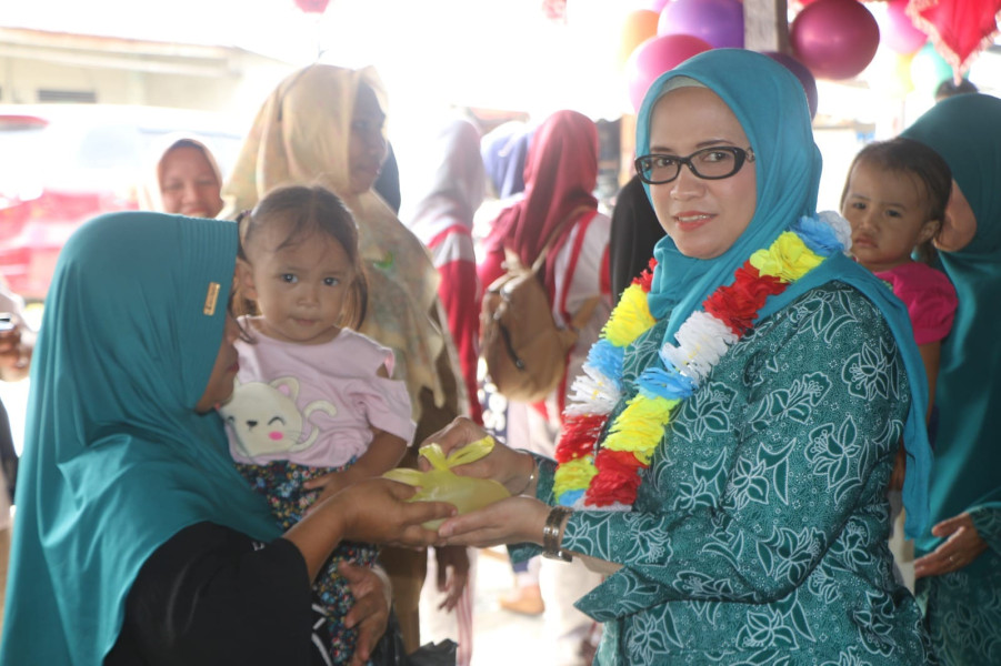 Istri Pj Bupati Inhil Tinjau Pelaksanaan Posyandu Anggrek di Desa Pulau Palas