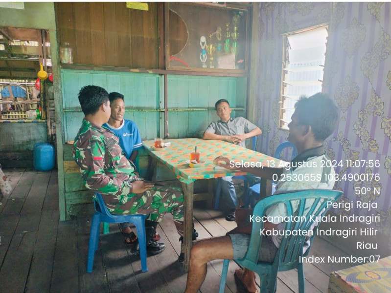 Babinsa Koramil 04/Kuindra Ingatkan Masyarakat Untuk Terus Jaga Kebersihan Lingkungan