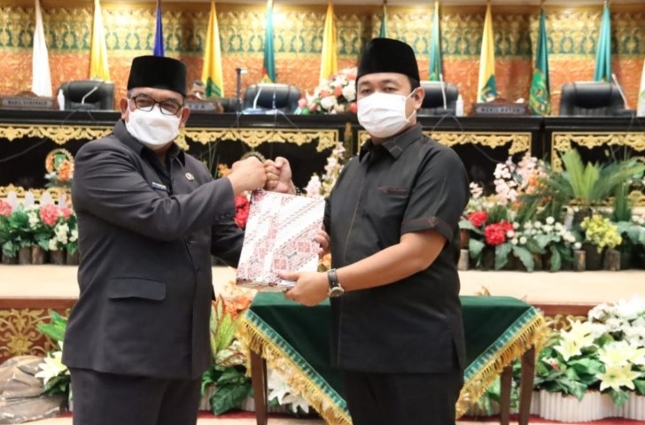 DPRD Provinsi Riau Menggelar Rapat Paripurna Dengan Agenda Penyampaian LKPJ Gubernur Tahun 2021