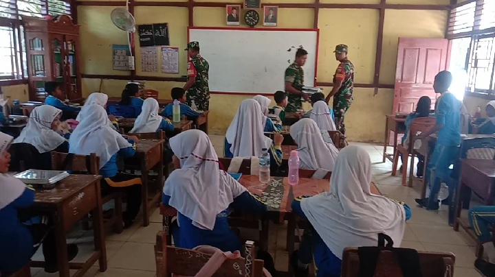 Koramil 09/Kemuning Dukung Kegiatan Pemberian Makan Bergizi Gratis Program Nasional