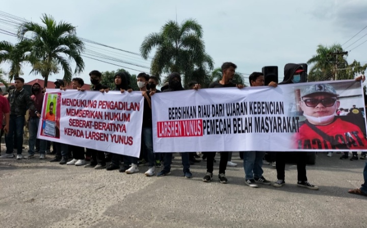 Didemo, Larshen Yunus Malah Ajak Pendemo 'Ngupi' Bareng