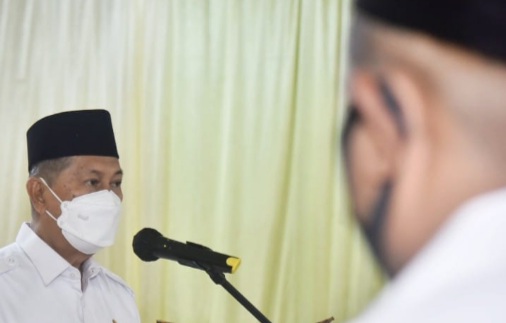 Didampingi Kadis PMD, Wabup Inhil Lantik BPD 5 Desa di Tempuling