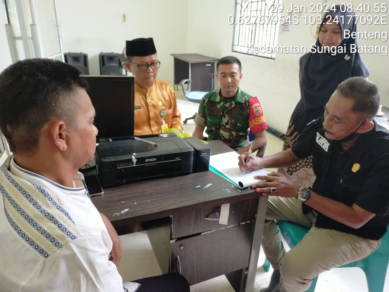 Koramil 07/Reteh Himbau Warga Terkait Bahaya Narkoba dan Kebersihan Lingkungan