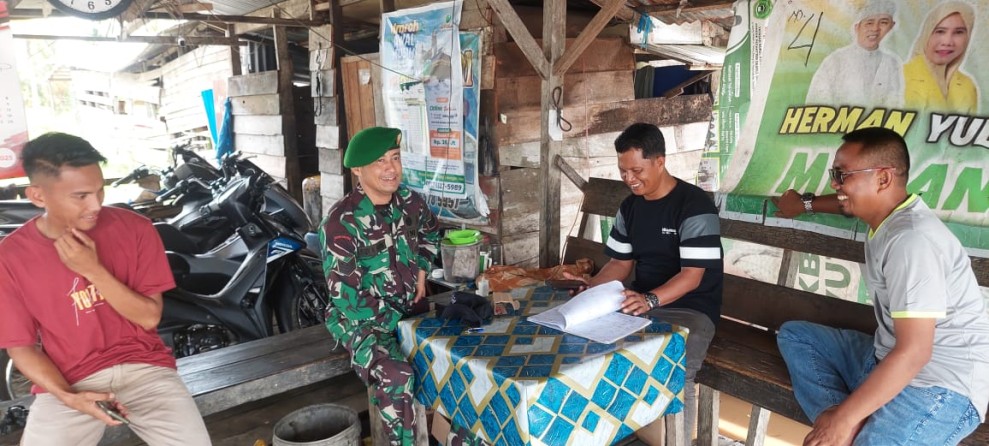 Komsos Babinsa Koramil 07/Reteh: Upaya Membangun Hubungan yang Baik dengan Masyarakat