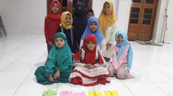 Kisah Shakinah Rindukan Canda Anak-anak TPA Setelah Tiga Bulan Tak Mengajar Ngaji 