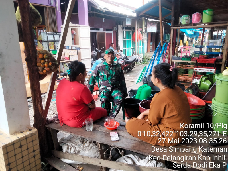 Keakraban Babinsa Koramil 10/Pelangiran dan Warganya, Tumbuhkan Kekompakan Serta Kemanunggalan