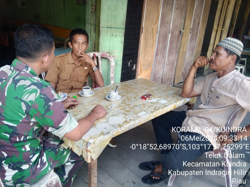 Dengan Komsos, Babinsa Koramil 04/Kuindra Dapat Saling Menghargai dan Tolong Menolong Antar Sesama