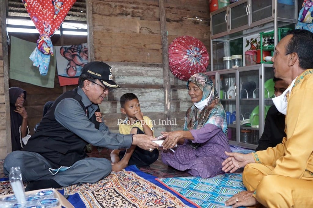 Keluarga Korban Laka Laut di Kuindra Mendapat Santunan dari Pemkab Inhil