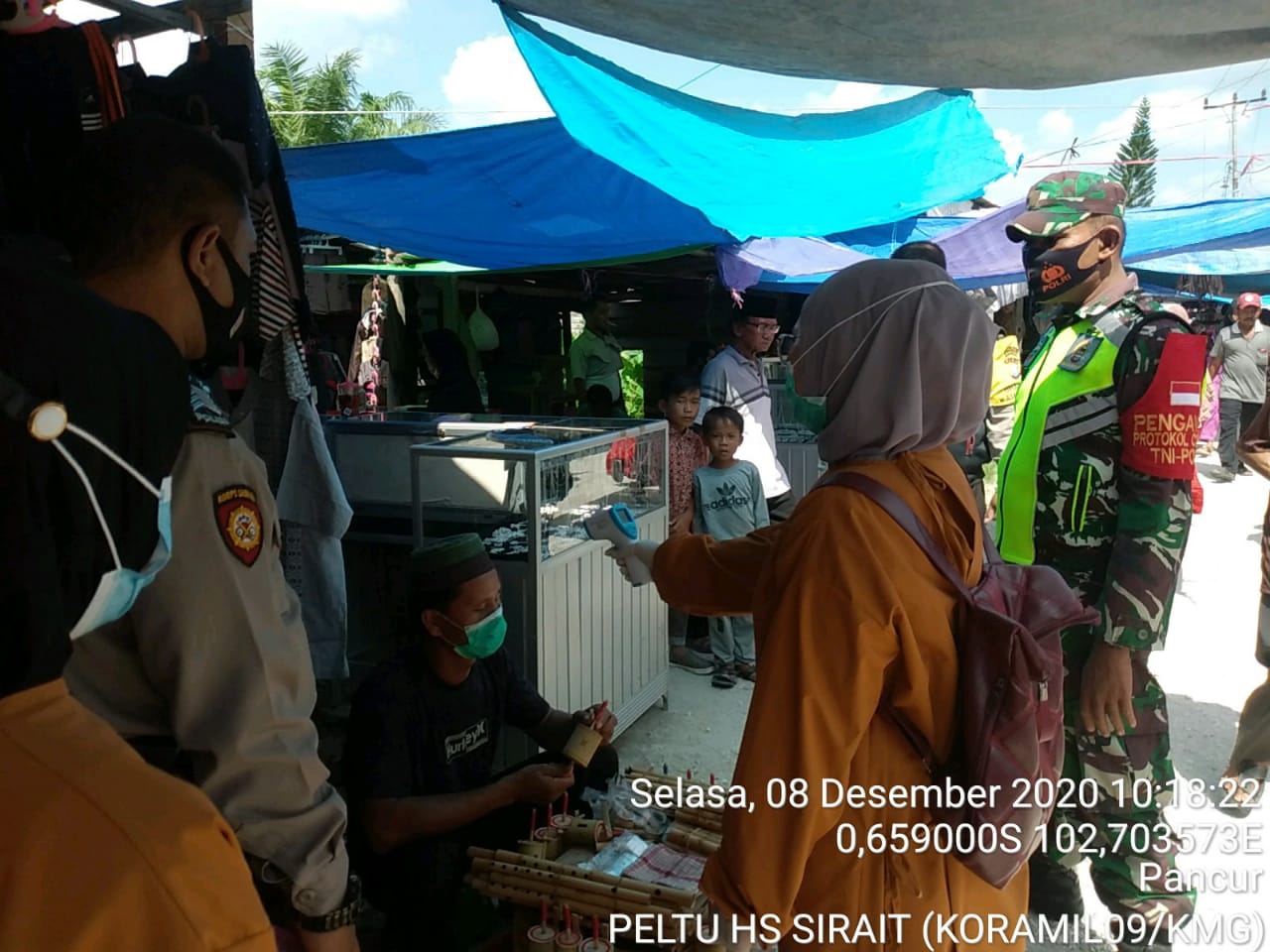 Babinsa Koramil 09/Kemuning Kembali Tegakkan Prokes di Kuala Sungai Akar