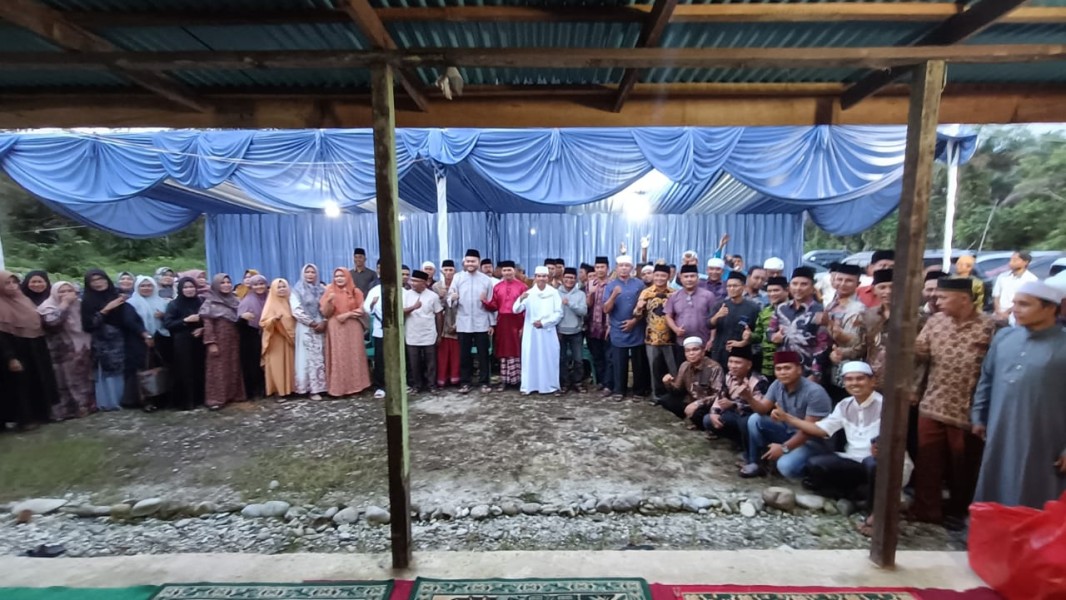 Ketua DPRD Kampar Hadiri Buka Bersama Alumni Darussalam Ranting XIII Koto Kampar dan Koto Kampar Hulu Ketua DPRD Kampar Hadiri Buka Bersama Alumni Darussalam Ranting XIII Koto Kampar dan Koto Kampar Hulu