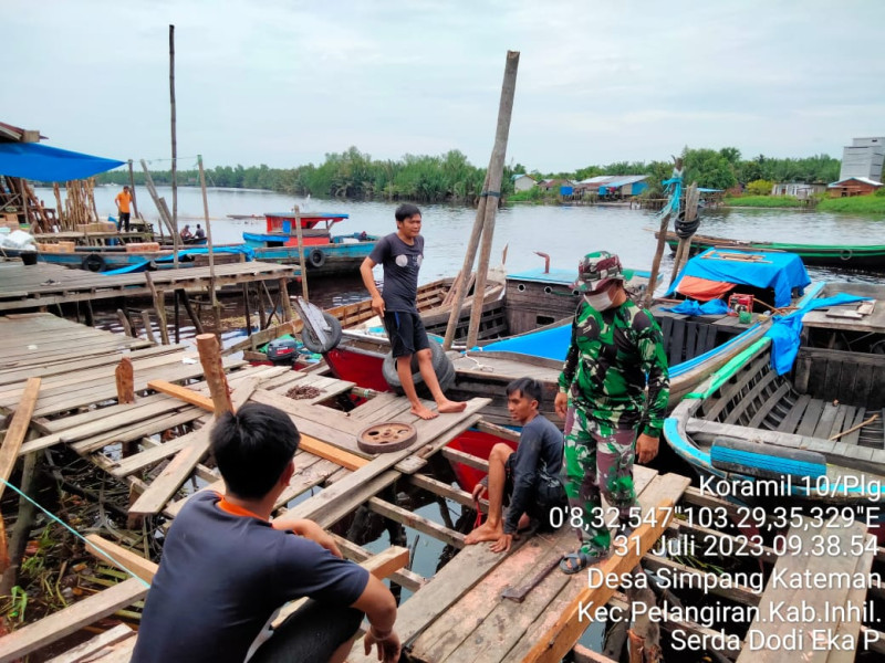 Babinsa Koramil 10/Pelangiran Terus Menjaga Karhutla Untuk Kenyamanan Masyarakat Setempat
