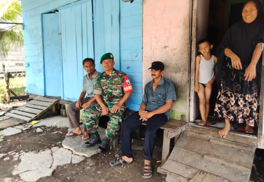 Komsos Babinsa Koramil 05/Gas Meningkatkan Kesadaran Masyarakat tentang Pentingnya Kemanunggalan TNI dengan Rakyat