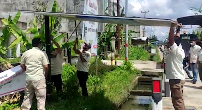 Dua Kontruksi Reklame Rapuh dan Satu Reklame Tanpa Izin di Tertibkan Satpol PP