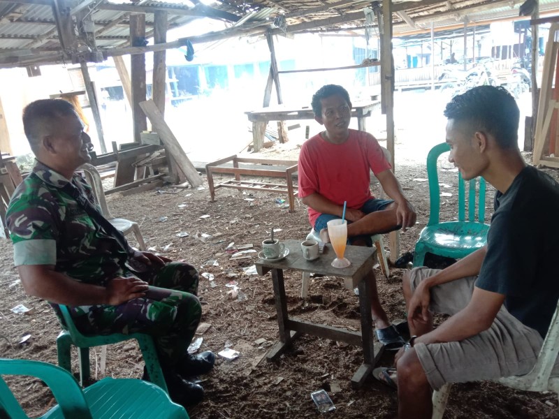 Babinsa Sertu Pardamaean Siregar Aktif Bina Kampung Pancasila, Eratkan Kerukunan Warga