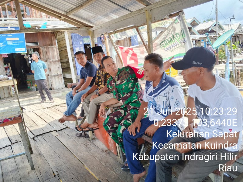 Babinsa Koramil 04/Kdr Laksanakan Komsos untuk Meningkatkan Kekompakkan dan Kekeluargaan