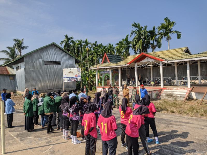 Giat Lakukan Komsos Di Binaan Bersama  Babinsa Koramil 05/Gas Serda Rudi Hartono