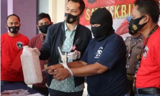 Lima Orang Tewas setelah Tenggak Miras Oplosan, Empat Kritis, Penyuplai Diangkut Polisi 