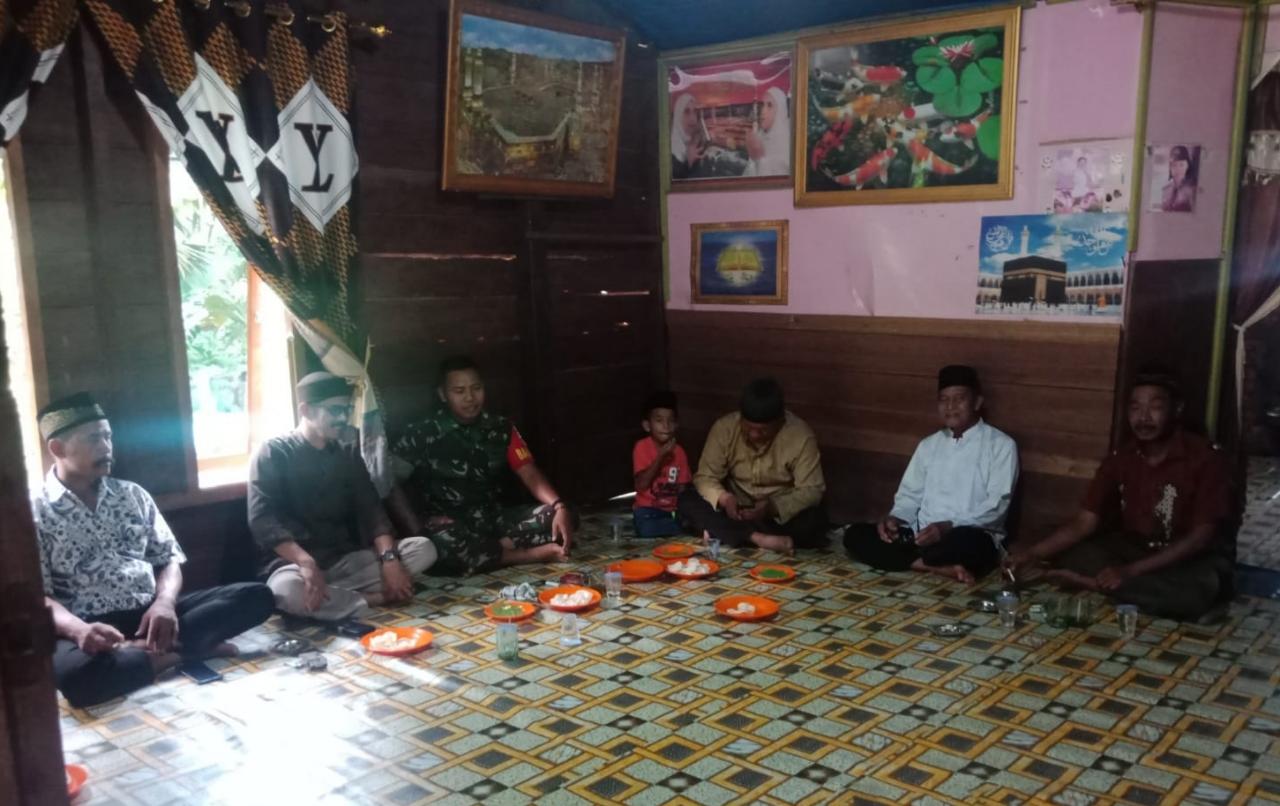 Tingkatkan Kebersamaan Warga Binaan, Babinsa 03/Tempuling Menghadiri Syukuran