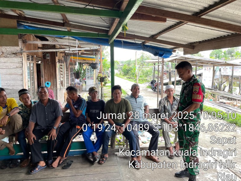 Babinsa Koramil 04/Kuindra Ajak Masyarakat Jaga Kerukunan dan Gotong Royong