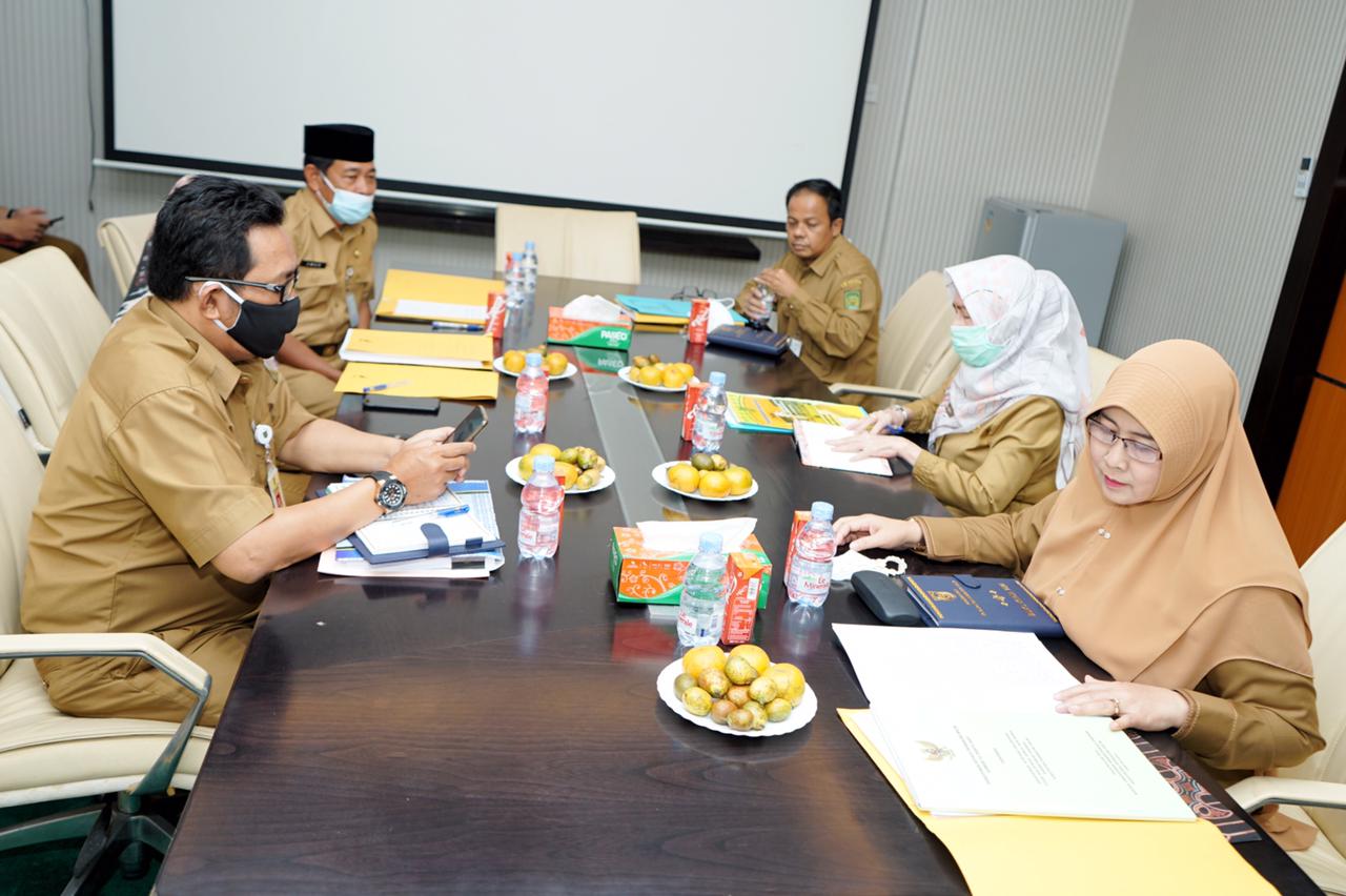 Zulaikhah Wardan Pimpin Rapat Sosialisasi SK Bupati Nomor 52 Tahun 2021 
