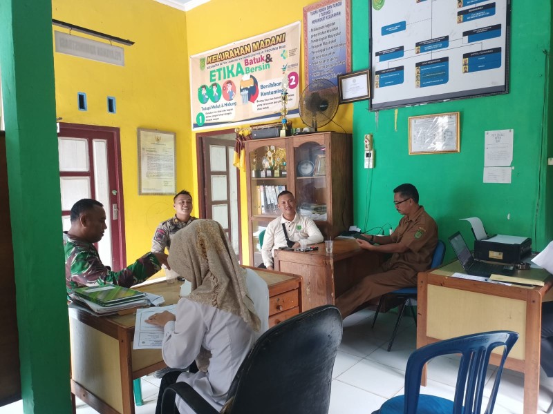 Komsos Babinsa Koramil 07/Reteh dengan Aparatur Pemerintahan, Meningkatkan Hubungan Baik dan Sinergitas